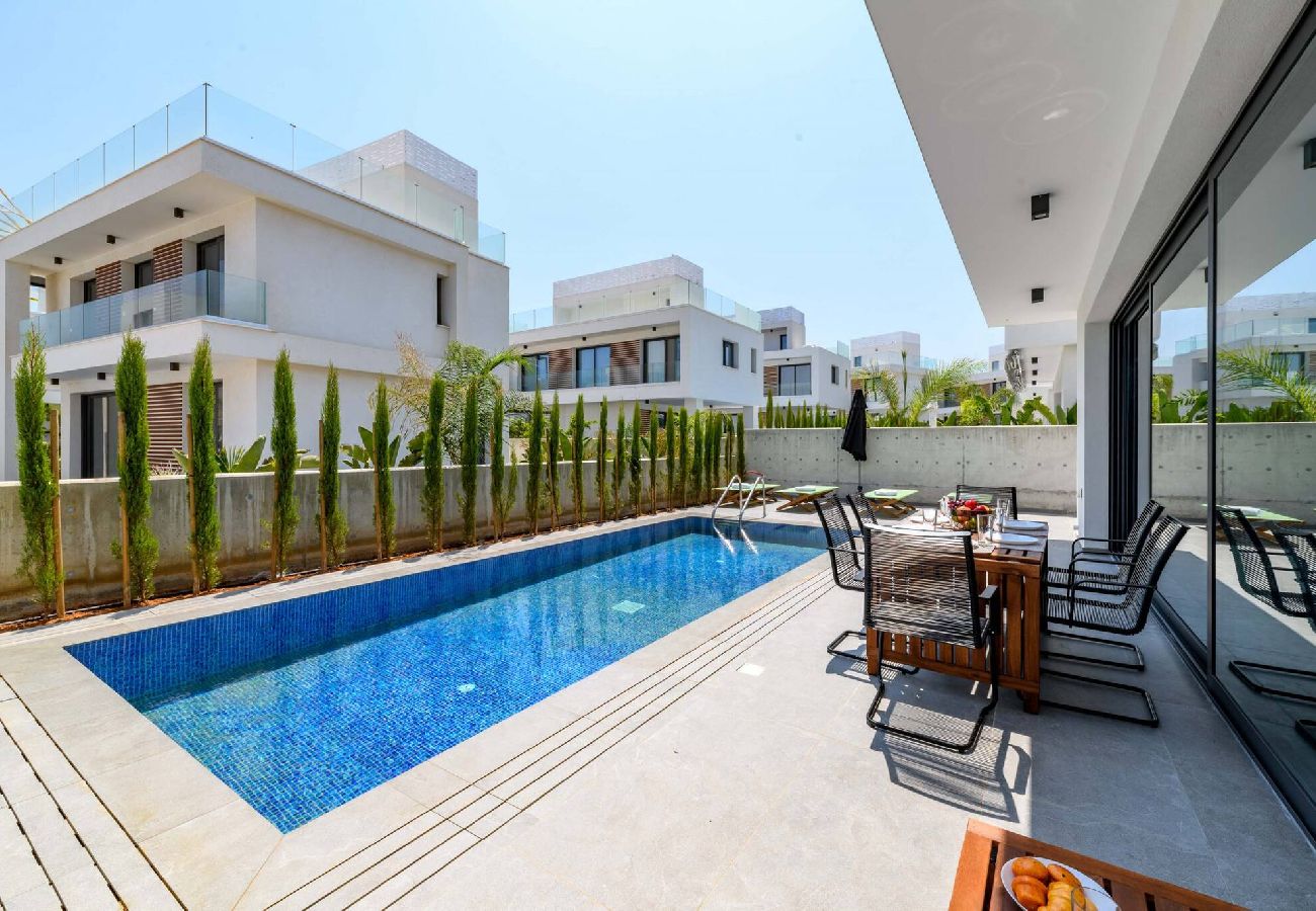 Villa in Protaras - By The Beach - Nova Seaview Villa