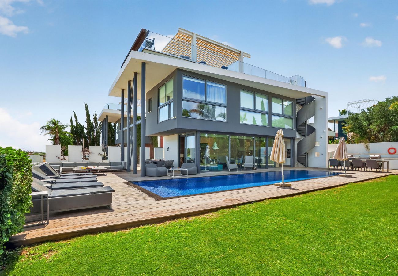 Villa in Protaras - Azzurra Seafront Villa