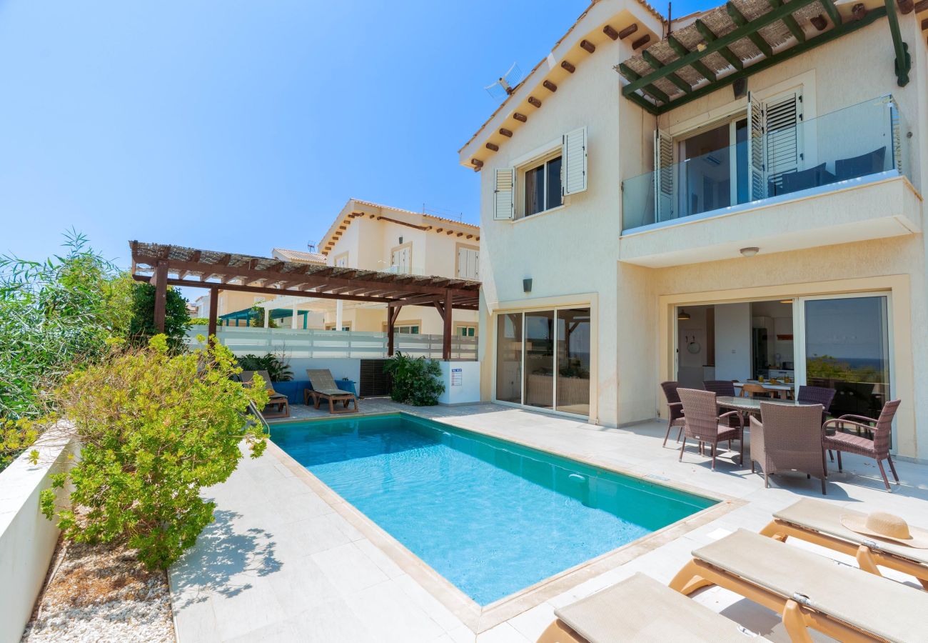 Villa in Protaras - Artisan Seafront Villa - Escape