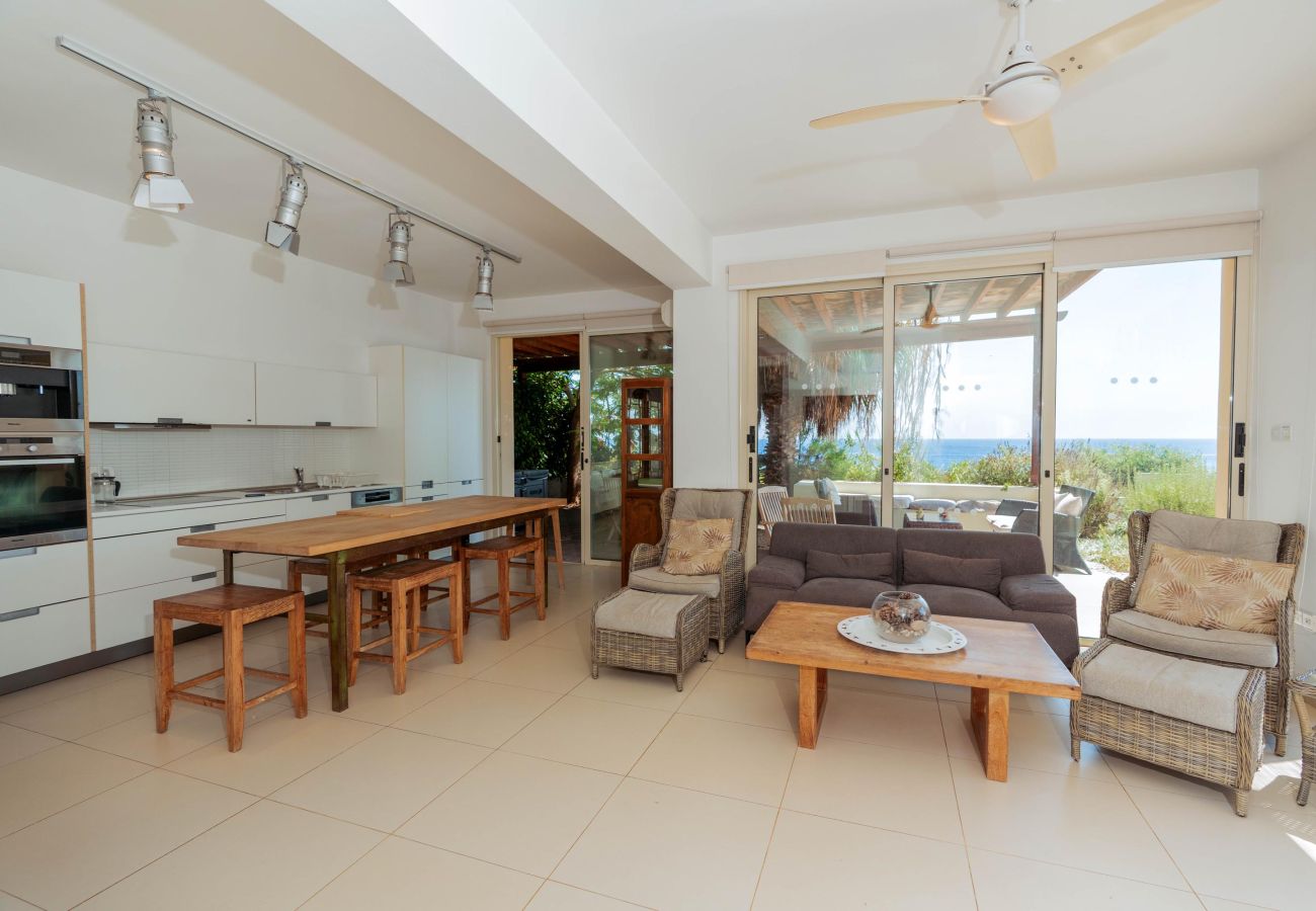 Villa à Protaras - Artisan Seafront Villa - Treehouse