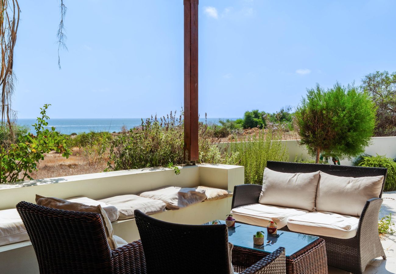 Villa à Protaras - Artisan Seafront Villa - Treehouse