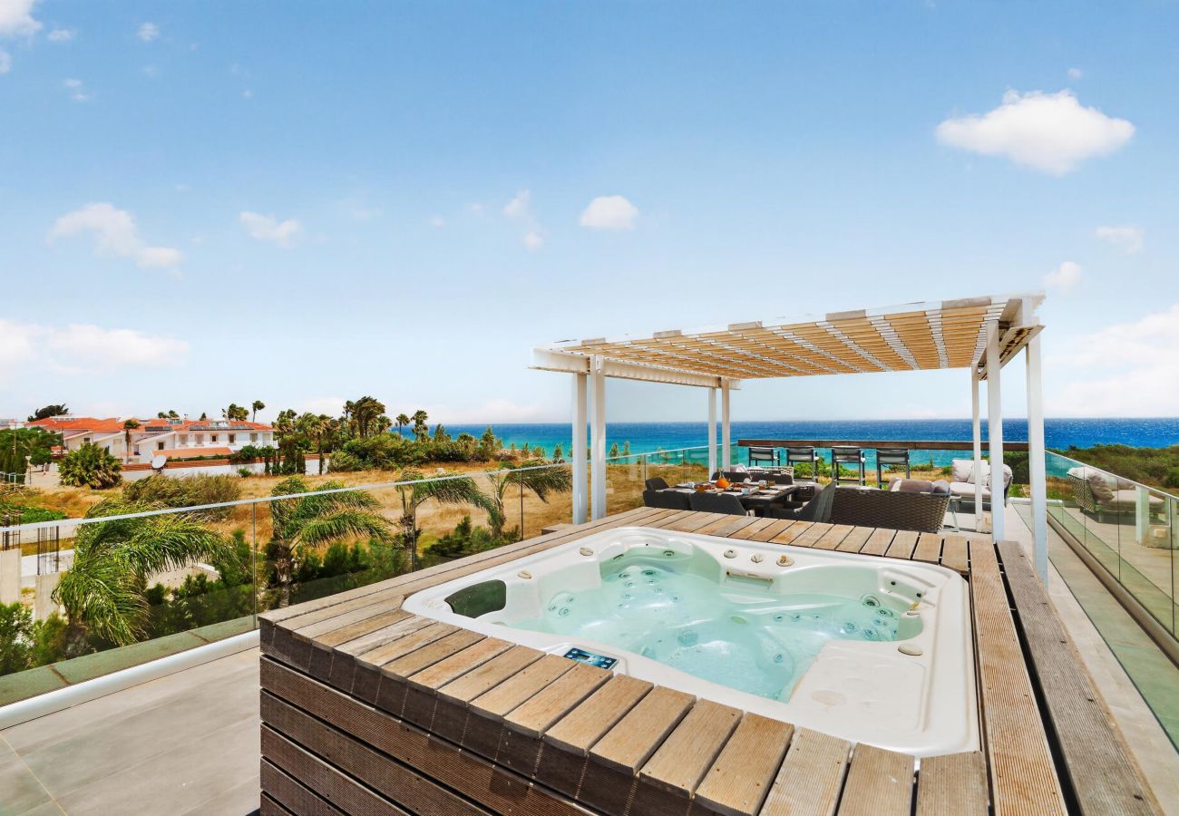 Villa a Protaras - Azzurra Seafront Villa