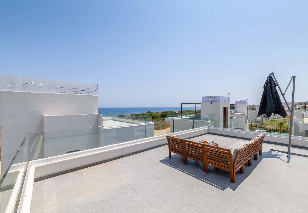 Villa i Protaras - By The Beach - Nova Seaview Villa