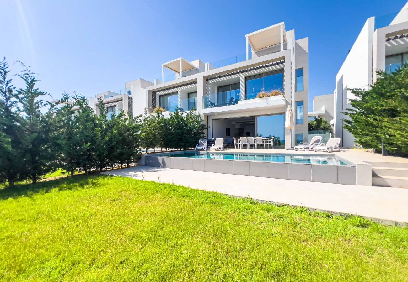 Willa w Protaras - Azure Breeze Villa