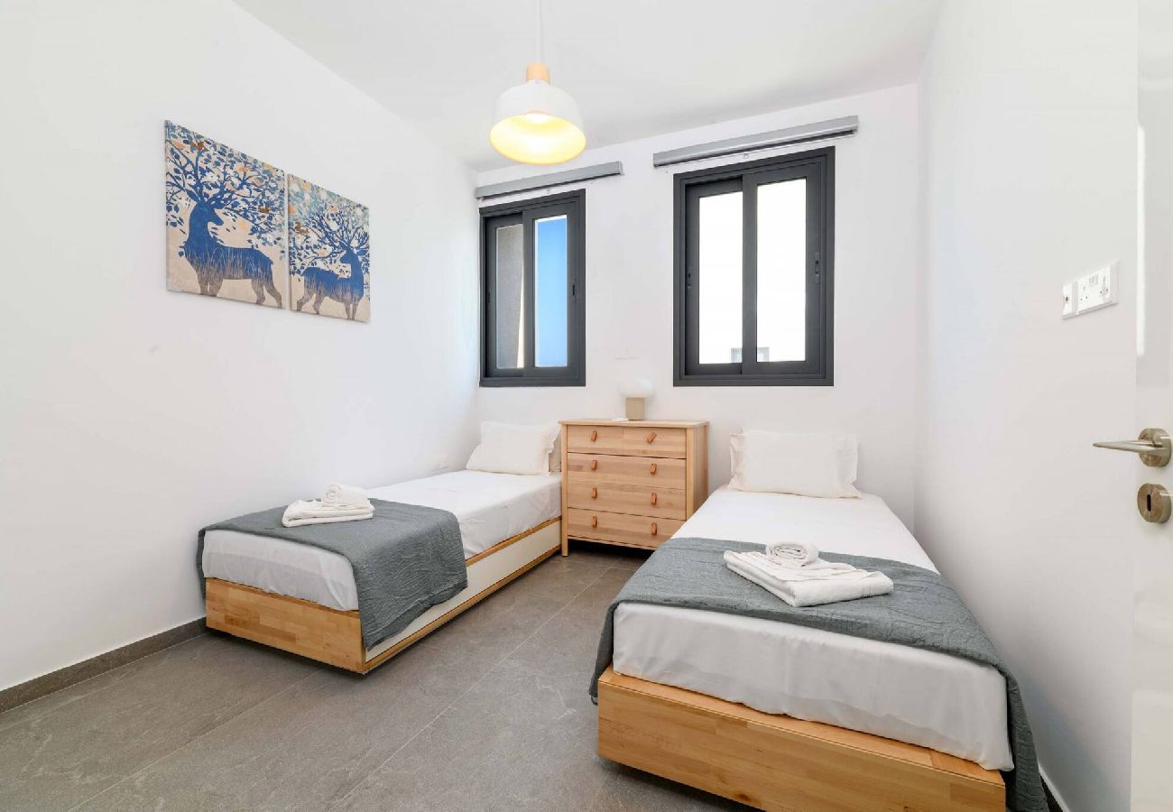 Willa w Protaras - By The Beach - Nova Seaview Villa