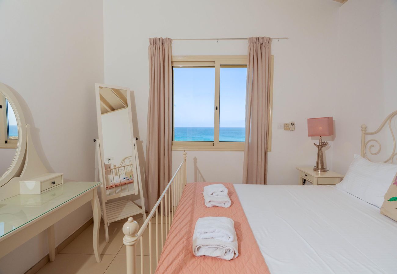 Willa w Protaras - Artisan Seafront Villa - Escape