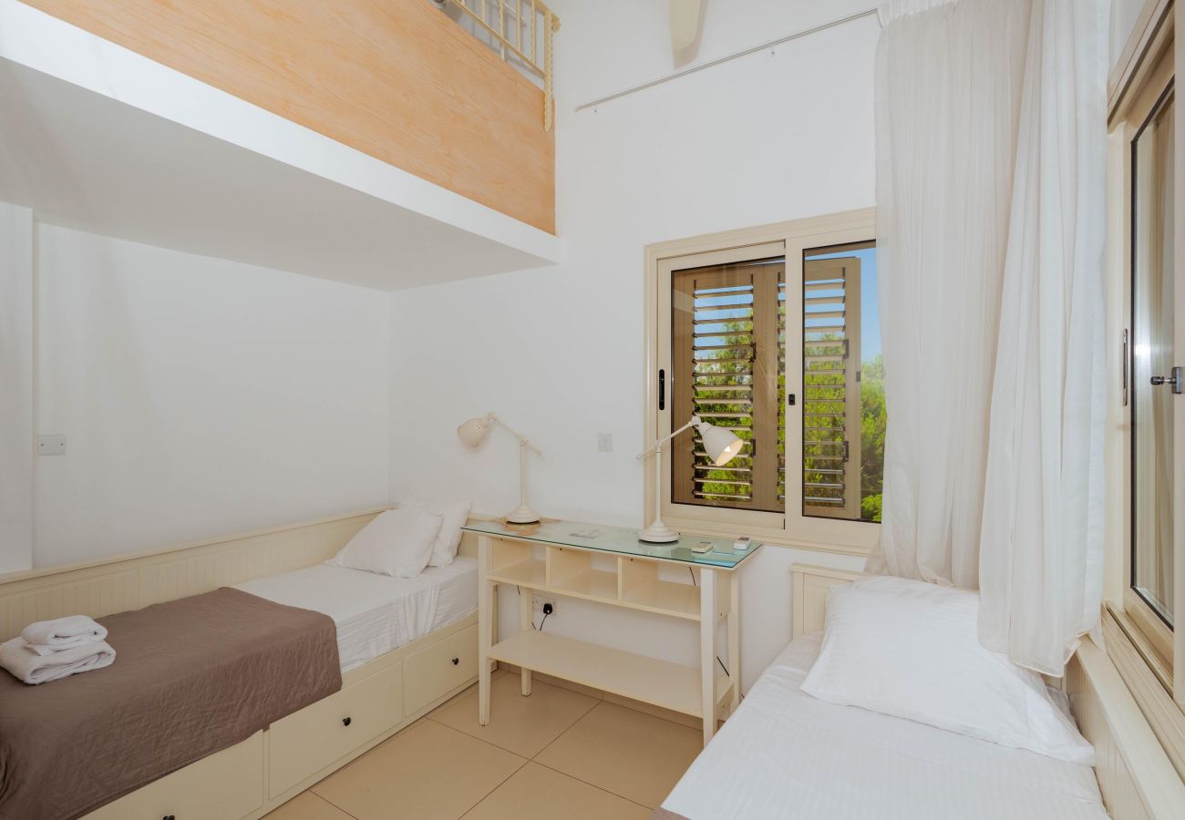 Willa w Protaras - Artisan Seafront Villa - Escape