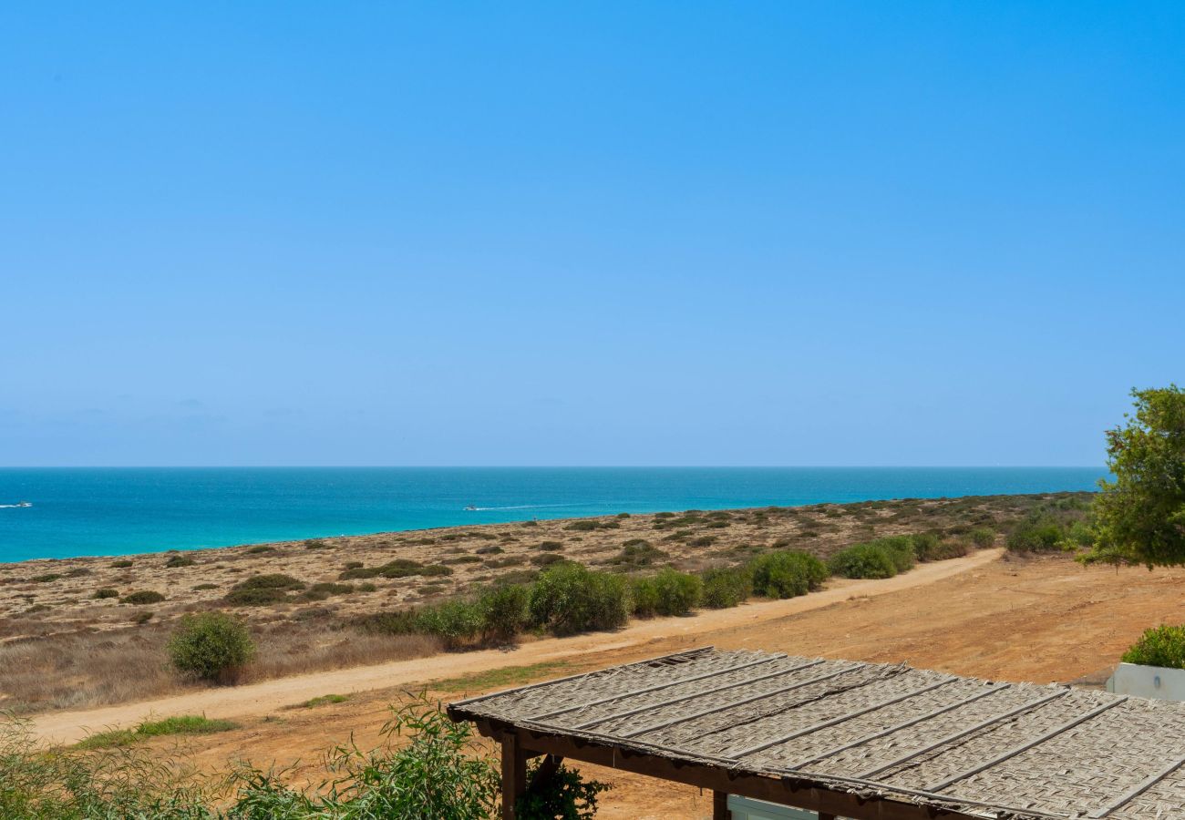 Willa w Protaras - Artisan Seafront Villa - Escape