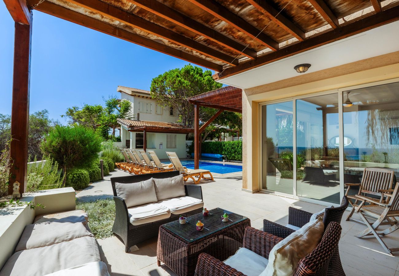Willa w Protaras - Artisan Seafront Villa - Treehouse
