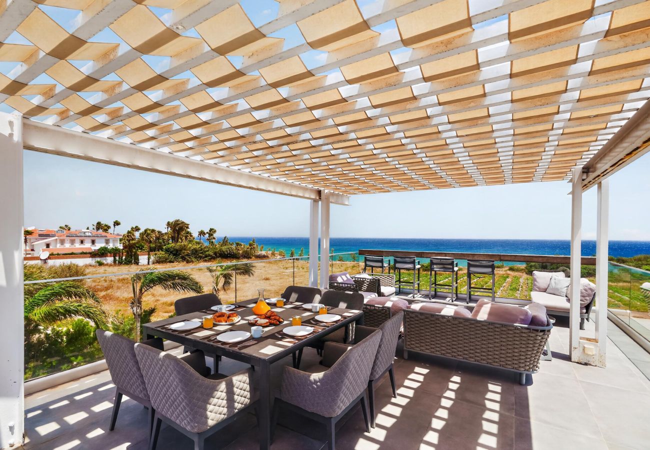 Villa in Protaras - Azzurra Seafront Villa