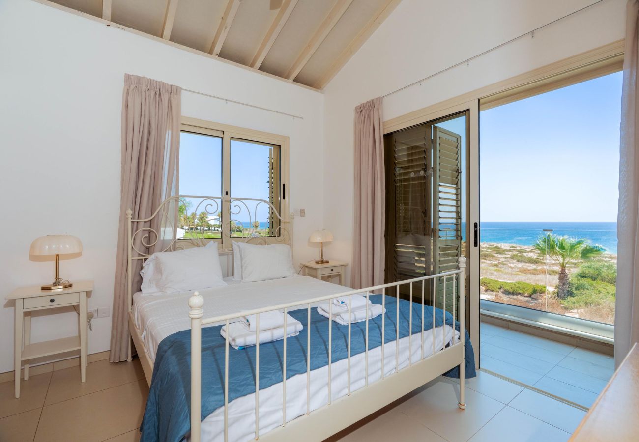 Villa in Protaras - Artisan Seafront Villa - Escape
