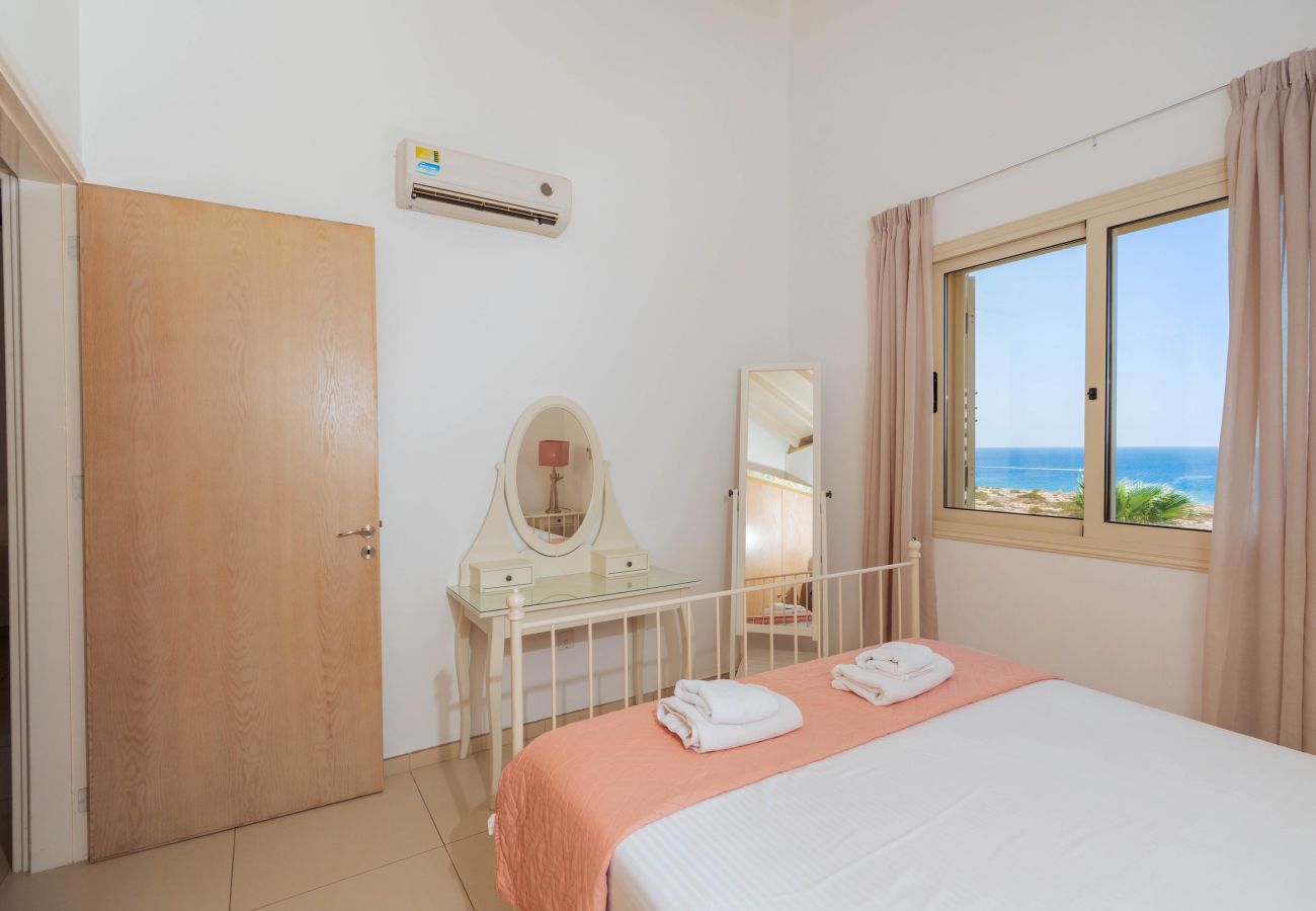 Villa in Protaras - Artisan Seafront Villa - Escape