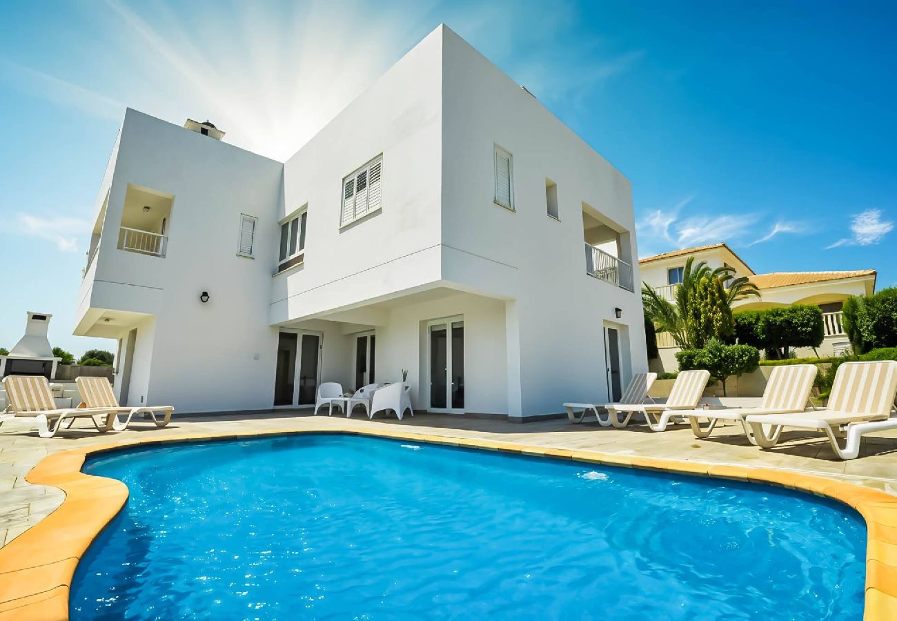 Вилла на Ayia Napa - Villa Christina Elité