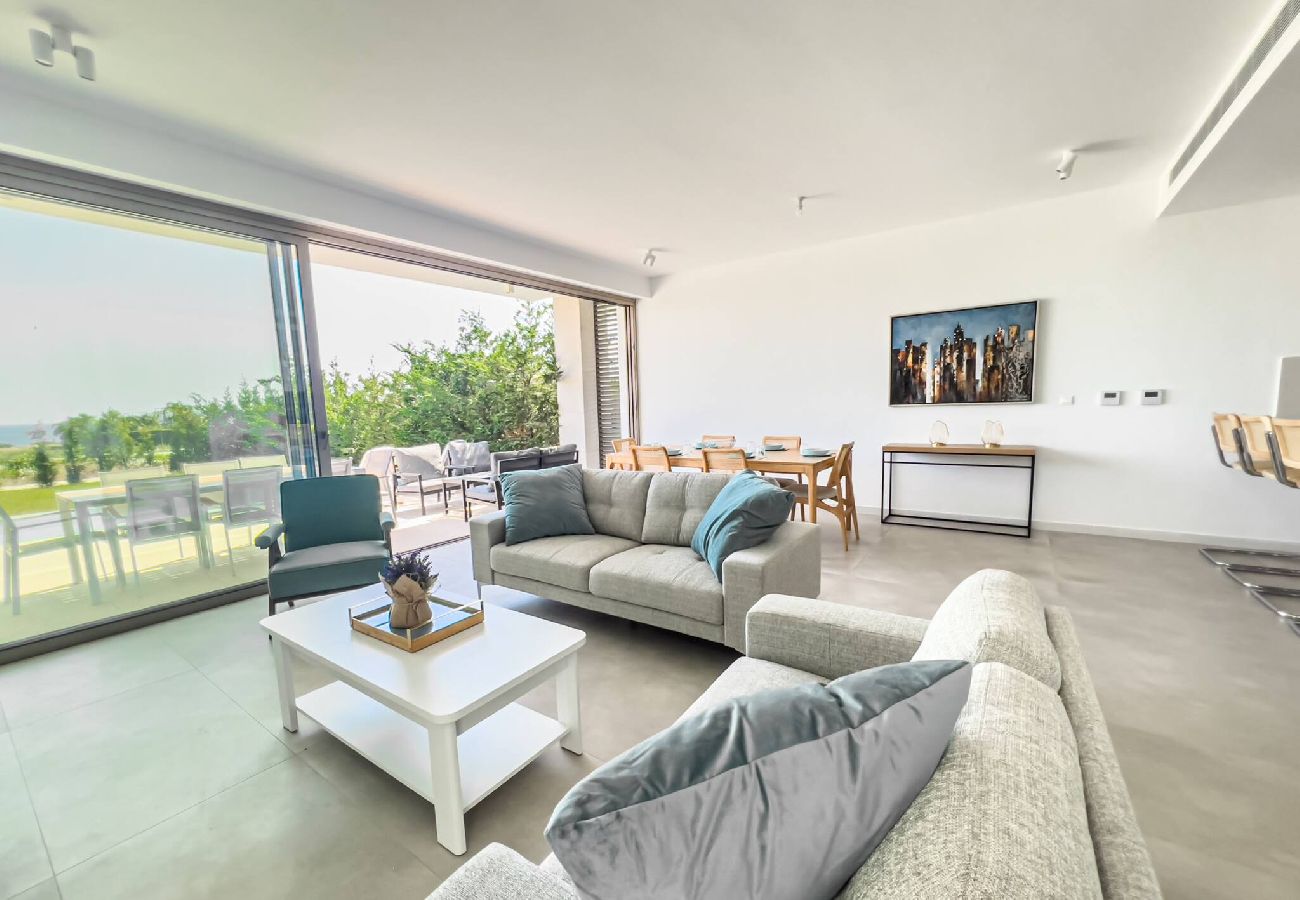 Вилла на Protaras - Azure Breeze Villa