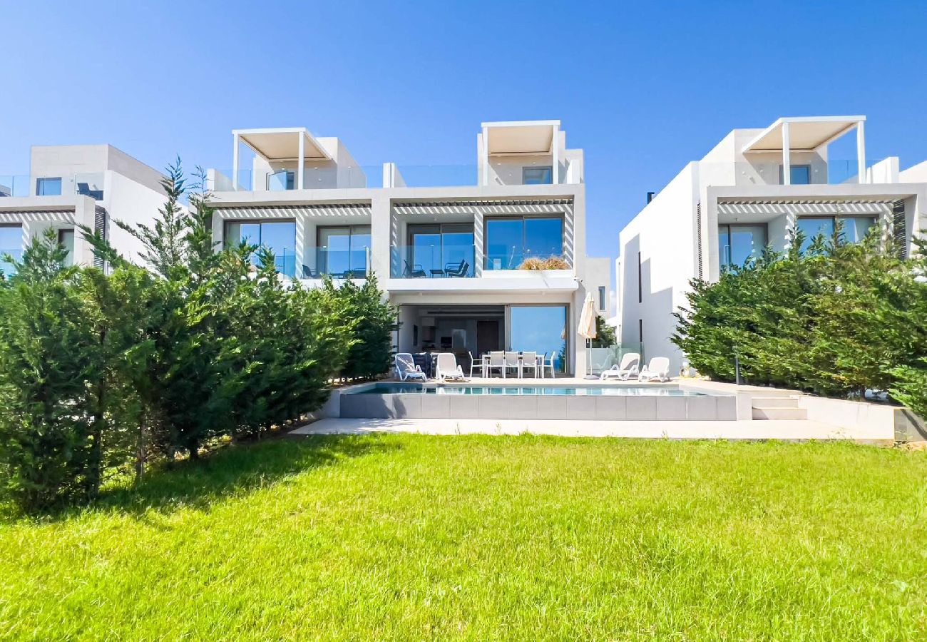 Вилла на Protaras - Azure Breeze Villa