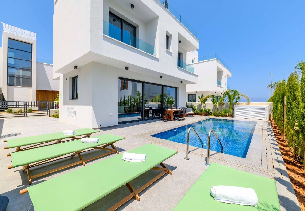 Вилла на Protaras - By The Beach - Nova Seaview Villa