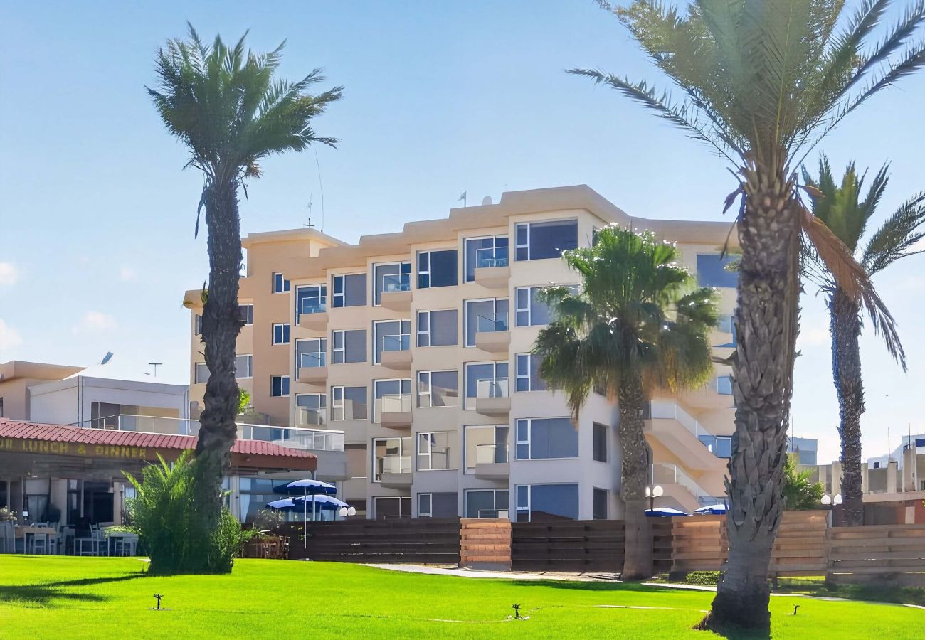 Апартаменты на Protaras - Fig Tree Bay Seafront 401