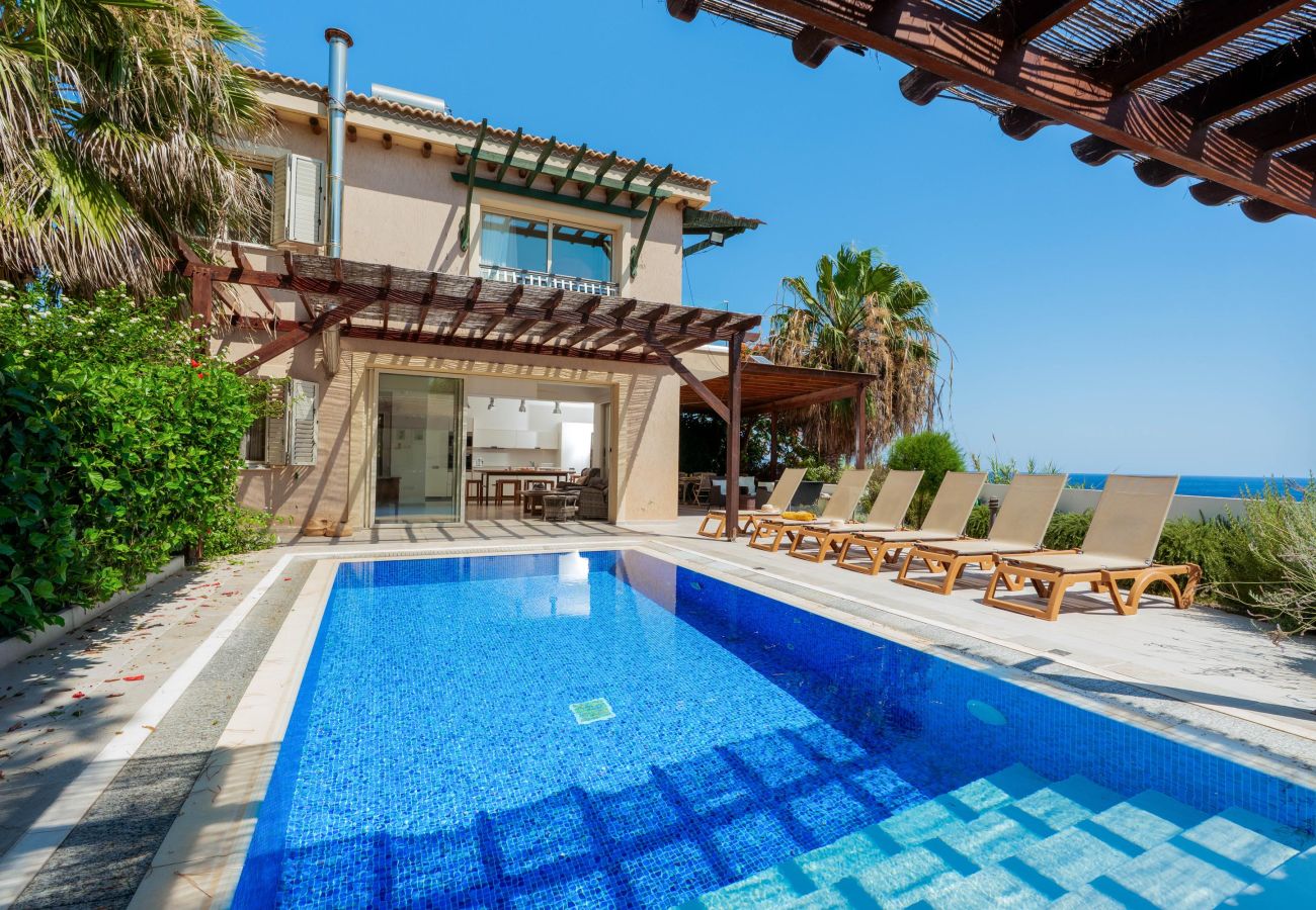 Вилла на Protaras - Artisan Seafront Villa - Treehouse