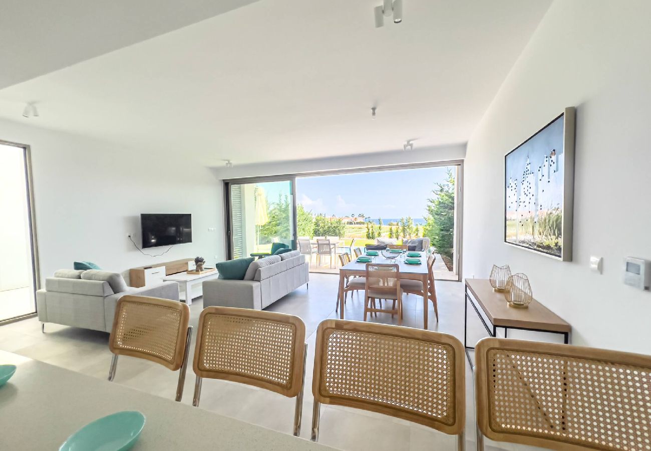 Villa i Protaras - Azure Breeze Villa