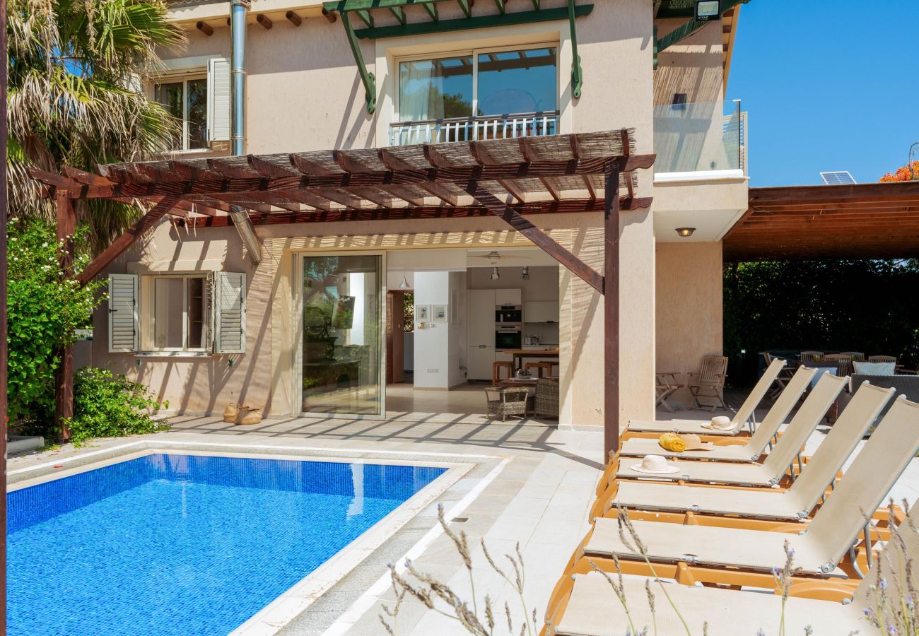 Villa i Protaras - Artisan Seafront Villa - Treehouse